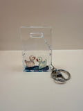 Unieke handgemaakte transparante sleutelhanger met lieve eendjes en steentjes. Leuk voor aan je sleutelbos, tas of als persoonlijk cadeautje van By Jaike.