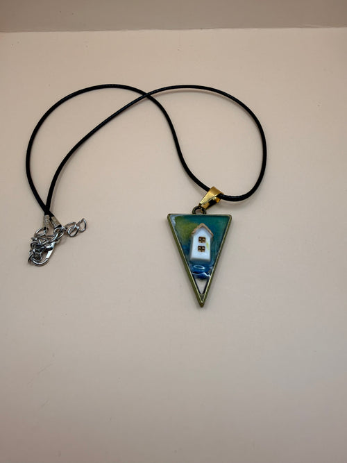 Een handgemaakte ketting van By Jaike. Een uniek en persoonlijk sieraad, met liefde gemaakt. Leuk voor jezelf of als origineel cadeautje.